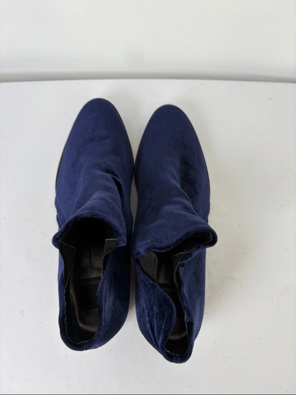 🐺 Dolce Vita Navy Velvet Ankle Booties